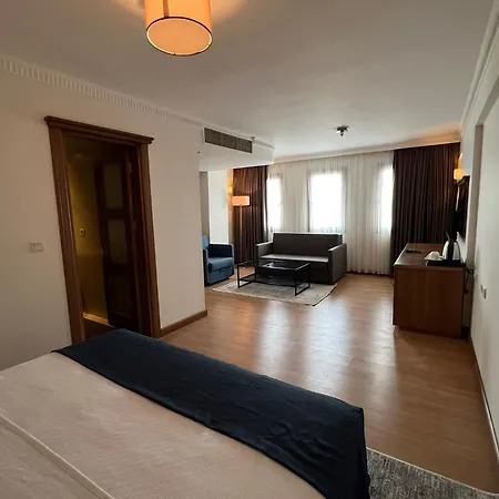 Istanblu Hotel&spa 4* 伊兹密尔